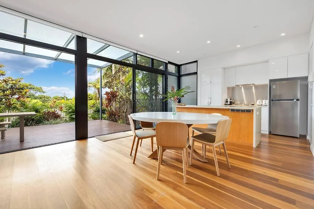 Fuller Holidays - Kiah 8 - Belongil Beach Byron Town With Pool Byron Bay Apartment