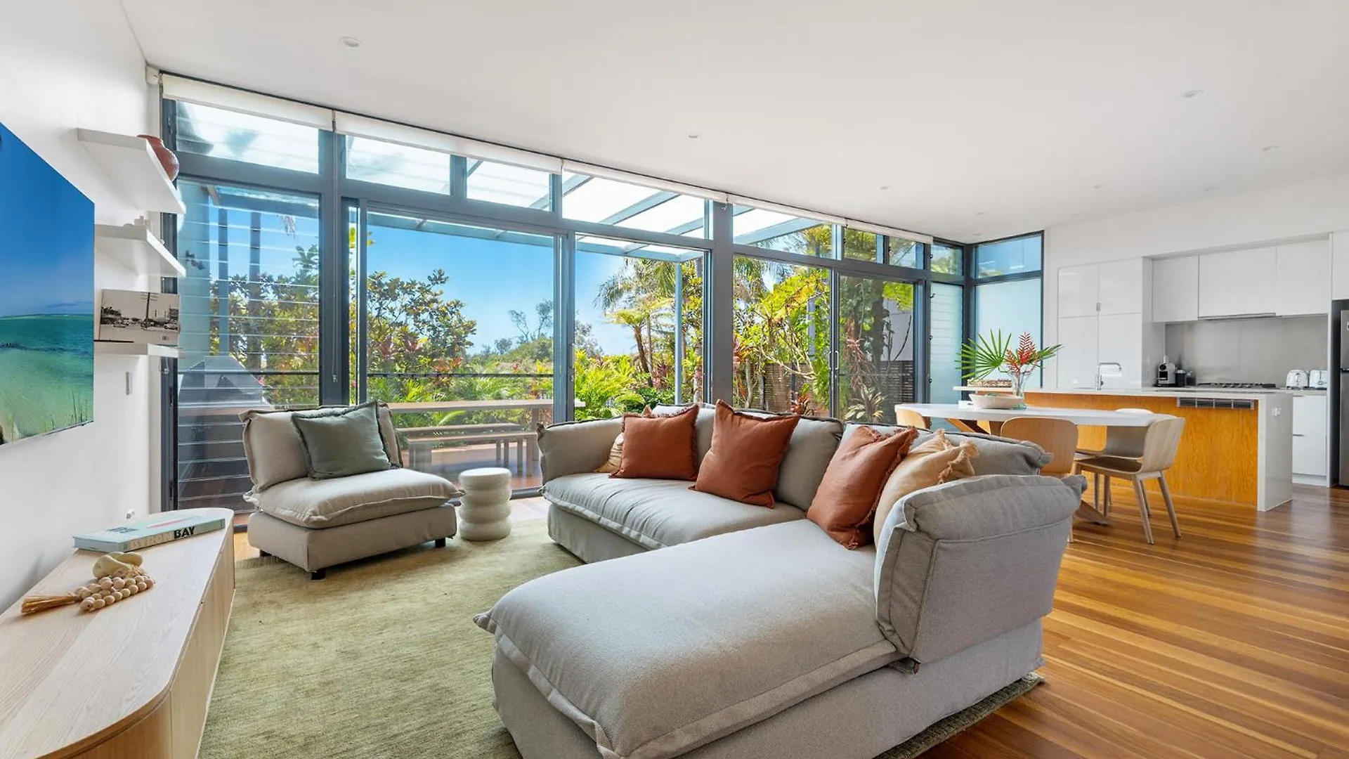 Fuller Holidays - Kiah 8 - Belongil Beach Byron Town With Pool Byron Bay